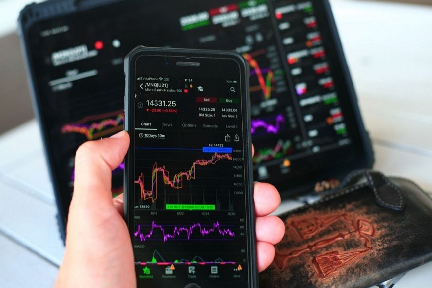 How Macroeconomic Trends Influence the Shares Worth Owning in India